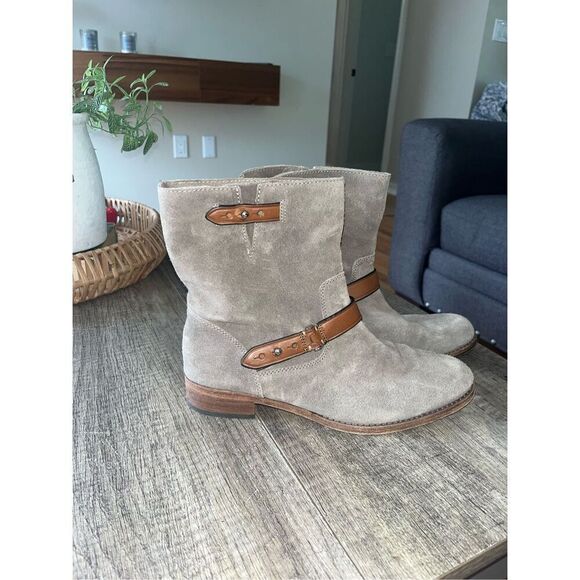 Coach Amy Boot 9B Women’s Taupe Booties Suede - Picture 2 of 8